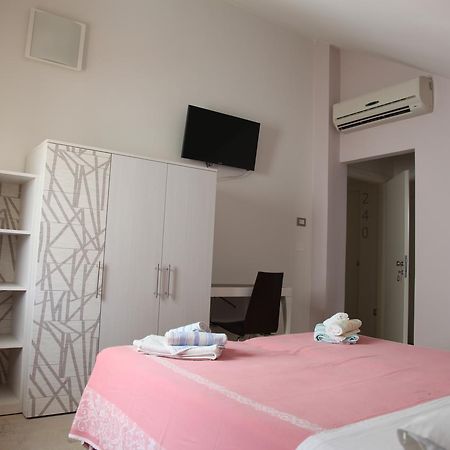 Hotel Silver Rimini Kültér fotó